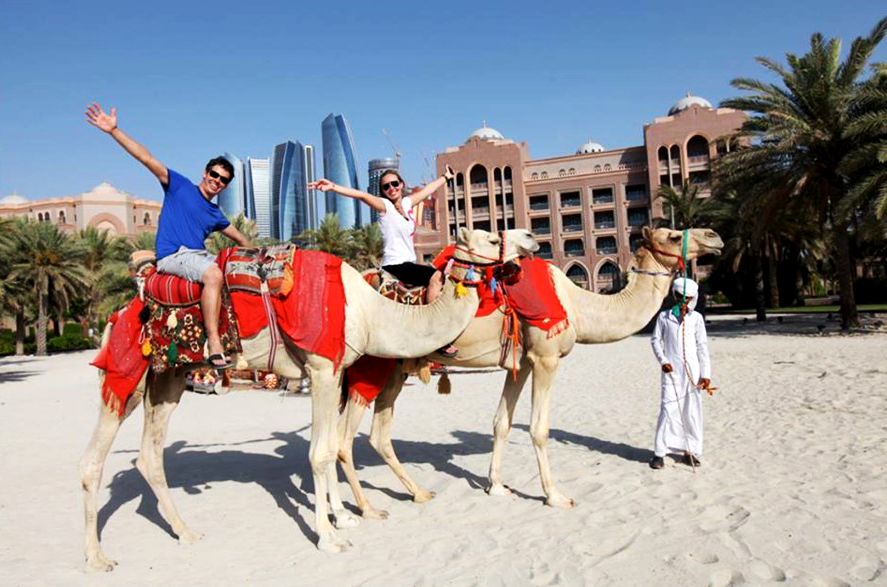 Emirados Árabes - Abu Dhabi - Emirates Palace - Passeio de camelo
