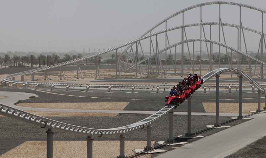 Abu Dhabi - Parque da Ferrari - A montanha russa mais rápida do mundo, a Formula Rossa