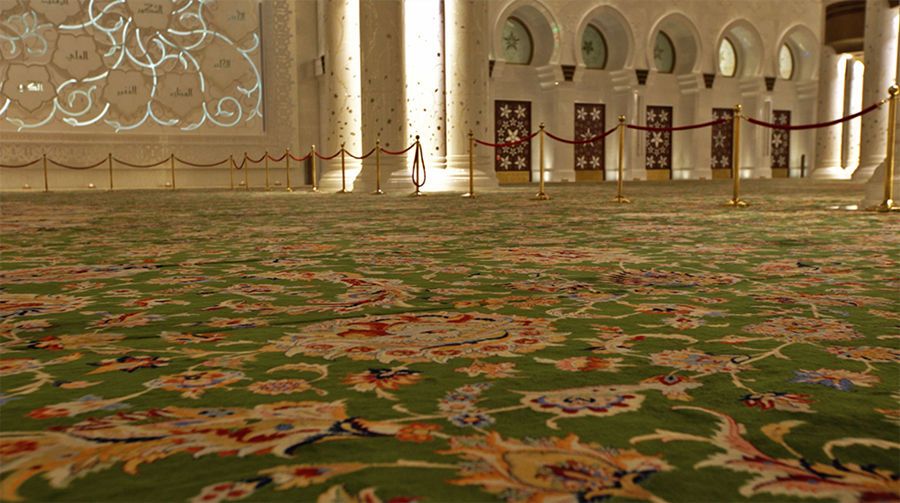 Abu Dhabi - Mesquita Sheikh Zayed - O maior carpete do mundo todo feito a mão
