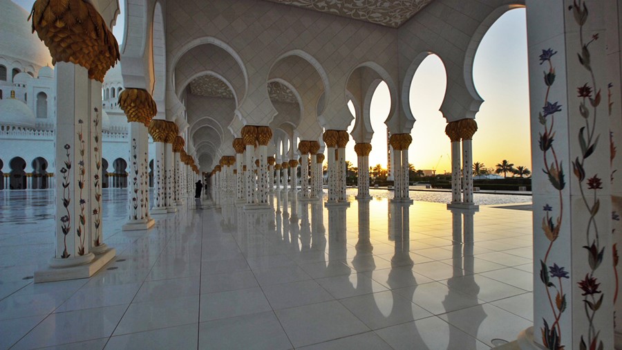 Abu Dhabi - Mesquita Sheikh Zayed - Os suntuosos corredores