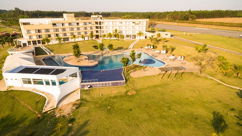 Furnas - Hotel Furnas Park - Fachada do hotel e suas piscinas