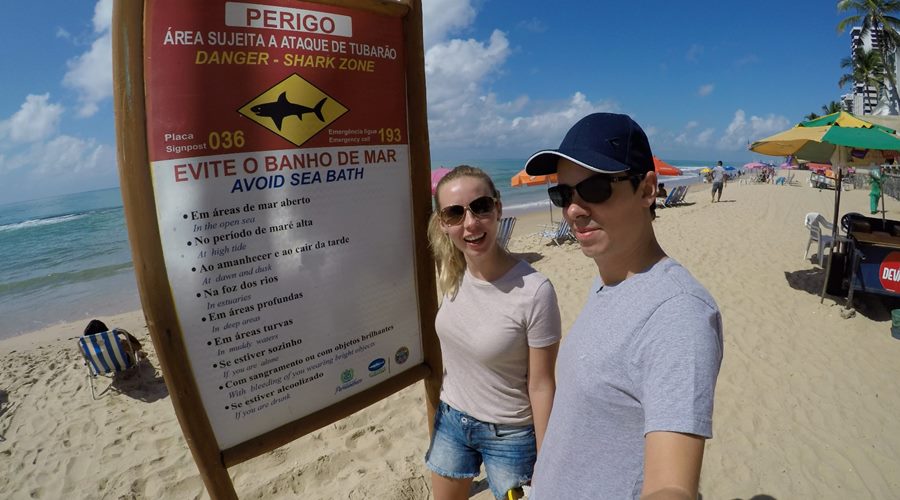 Recife - Praia da Boa Viagem - placa tubarão